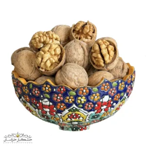 گردو پوست کاغذی ایرانی با پوسته نازک و مغز روشن