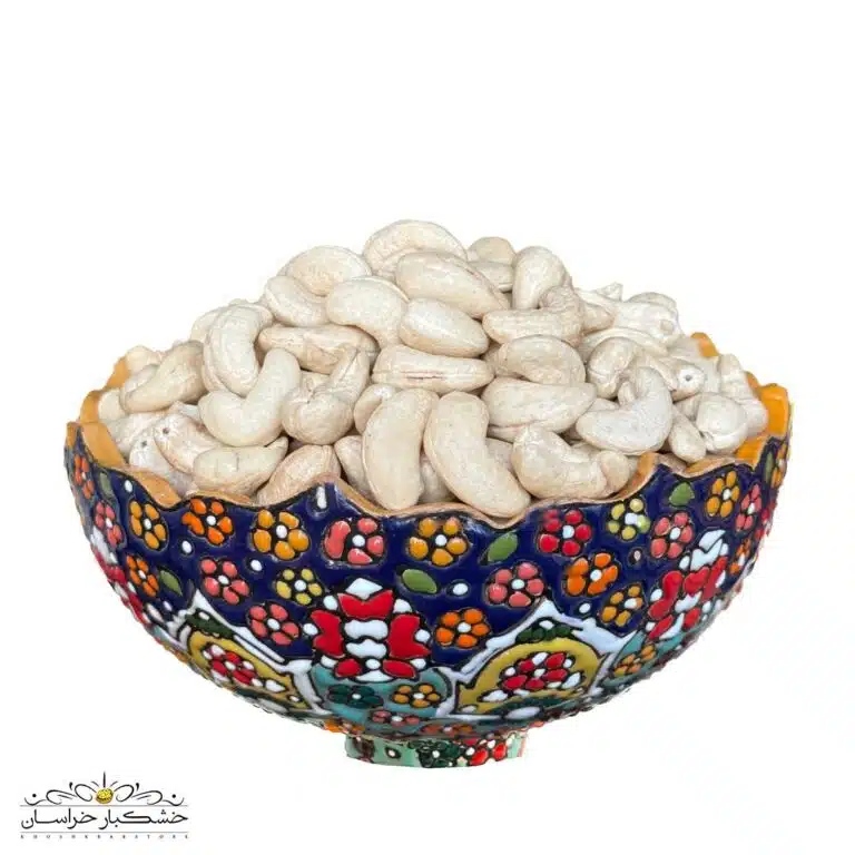 بادام هندی خام سایز 320 تازه با رنگ سفید و کیفیت عالی در بسته‌بندی