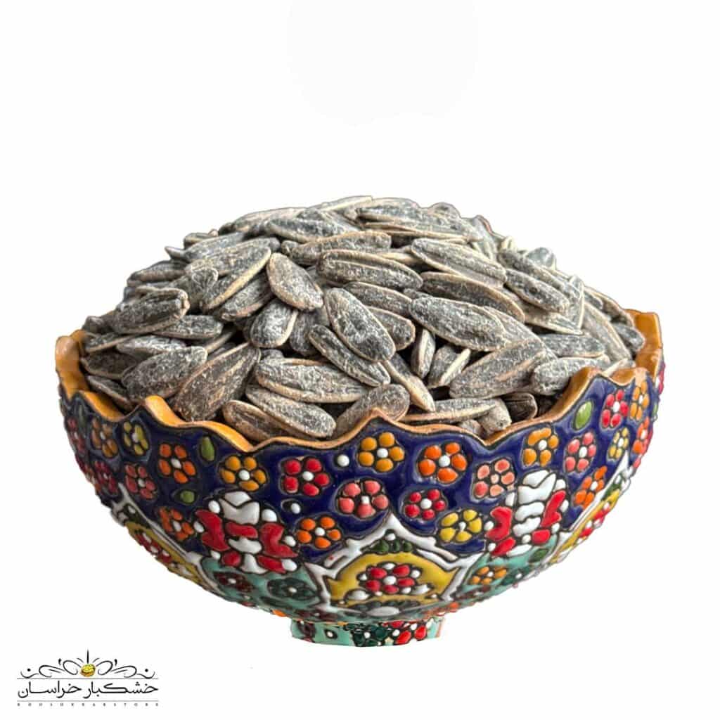 تخمه کانادایی تازه و پرمغز لوکس بدون مواد افزودنی