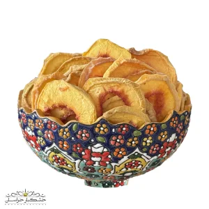 اسلایس هلو خشک شده با رنگ طبیعی و بافت سالم – تنقلات خوش‌طعم و سالم