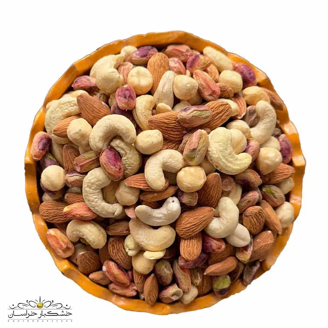 چهار مغز خام ( مغز پسته - مغز فندق سفید  - بادام هندی - مغز بادام درختی ) - Image 2