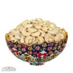 بادام هندی شور شده به روش تفت سنتی، تازه و خوش‌طعم با سایز 320، تصویر نزدیک از مغز بادام هندی سفید و یکدست