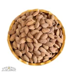 نمای نزدیک مغز بادام درختی زرین شور با تفت سنتی، رنگ طلایی و بافت ترد و یکدست