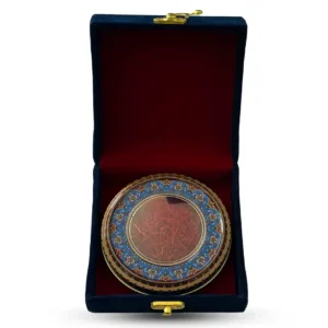 باکس هدیه مخملی لوکس شامل زعفران نگین صادراتی اصل ایران در ظرف فلزی شیک با جعبه مخمل قرمز مناسب هدیه و پذیرایی رسمی